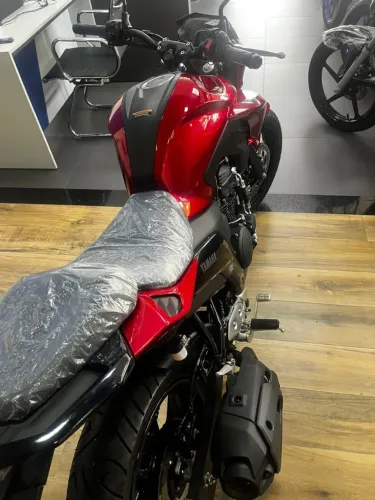 FAZER 250 2025 VERMELHO METALICO 0KM