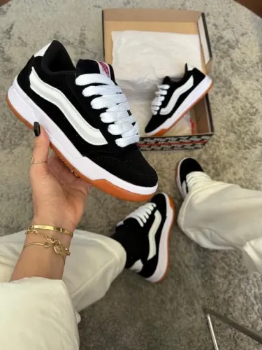 Tênis Vans Preto e Branco