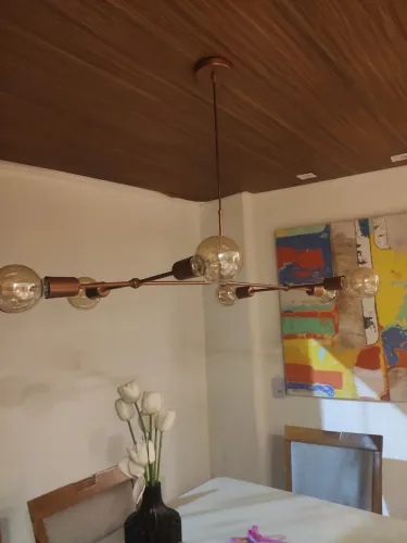 Lustre moderno com 6 lâmpadas. Perfeito estado 
