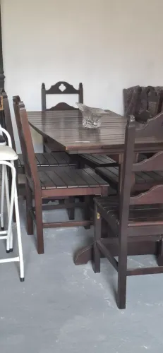 Mesa e 6 cadeiras Madeira  