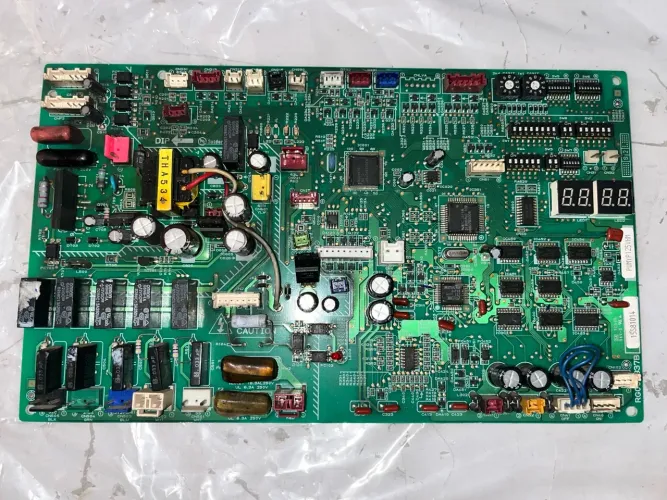 PLACA DE AR-CONDICIONADO (RG00N937B) - Mitsubishi