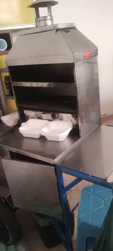 Tenda , carrinho para churrasco,mesa e banco