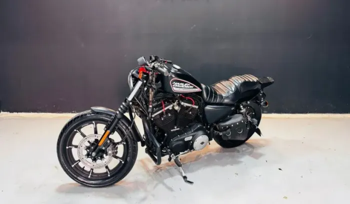 HARLEY DAVIDSON IRON 883N
