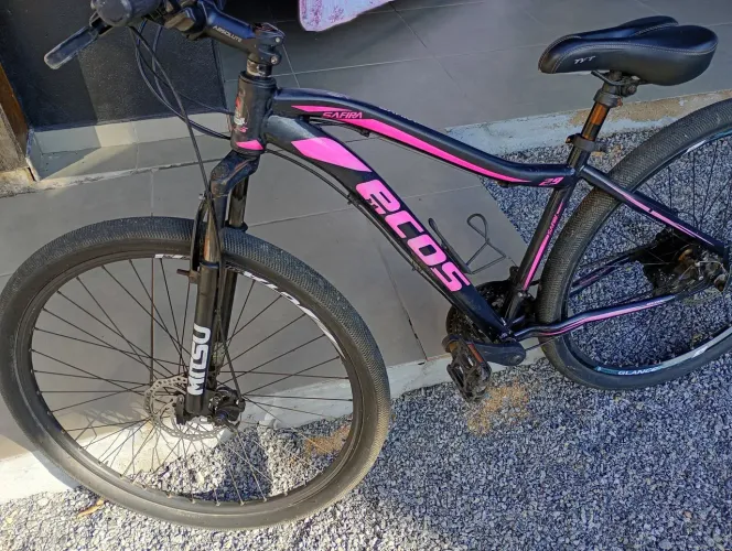 Vendo bicicleta feminina com freio a disco