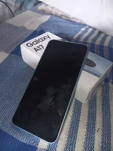 A17 novo na caixa , Com documentos e tudo ,tá com o aplicativo da PJOY. Mas funciona norma