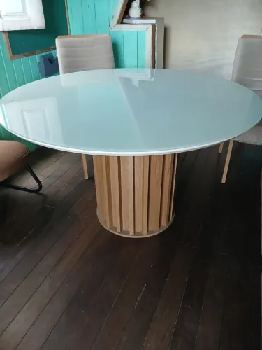 Vendo essa mesa c 5 cadeiras