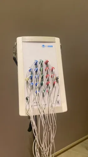 Aparelho de EEG eletroencefalograma