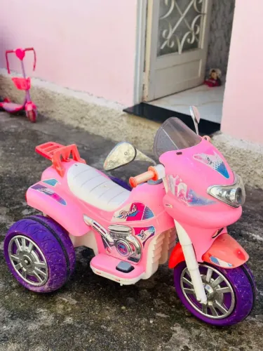 Motocicleta infantil motorizada