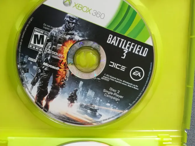 Vendo Xbox 360 com dois jogos