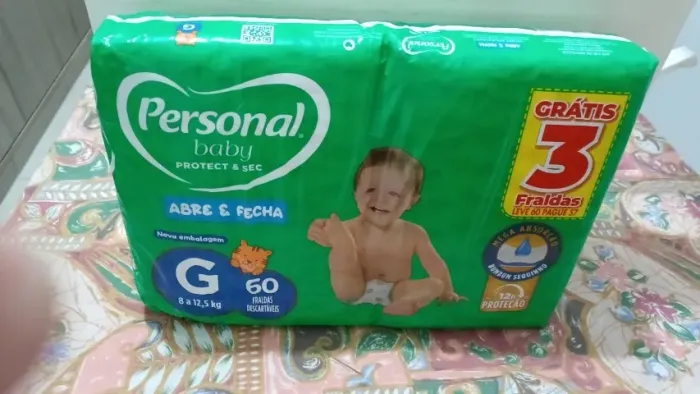 Fralda Personal tamanho g com 60 fraldas