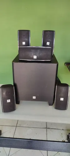 Caixas de som JBL, cinema 610;- cinema em casa