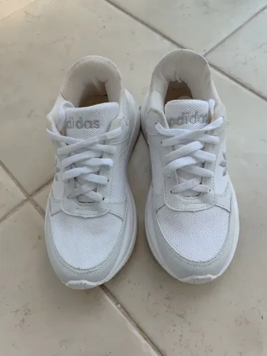 Tênis escolar branco tam 35