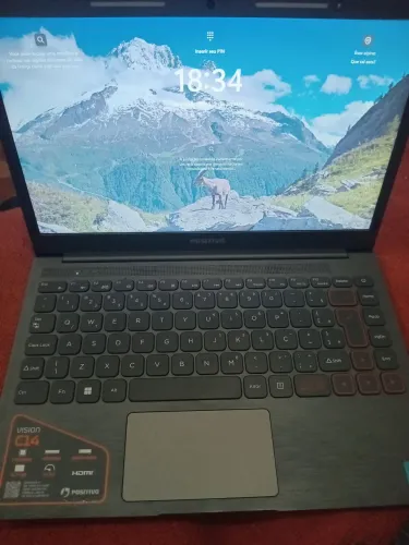 Notebook semi novo