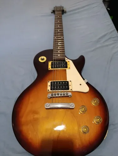Guitarra Les Paul Epiphone LP 100