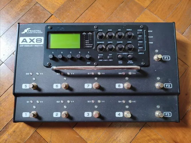 Pedaleira Fractal AX8 
