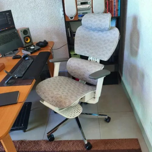 Cadeira Ergonômica Sensetup Cosy T03 c/ Apoio para os Pés (Impecável)