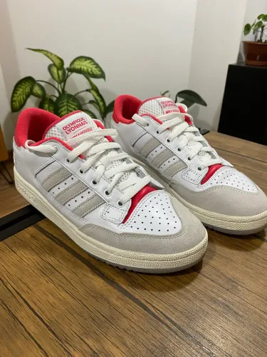Adidas Wallstreet x Olympique Lyonnais - tam 41