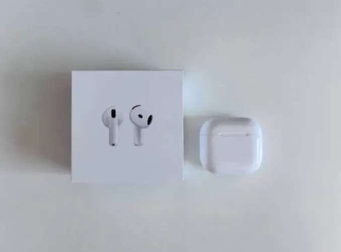 Apple AirPods 4
