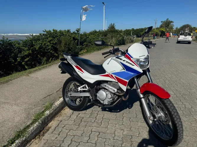 Honda NX 400i Falcon