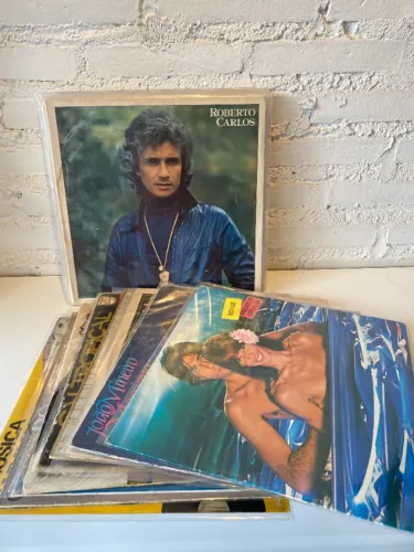 Rf528 Lote combo 20 discos sendo 10 Lp vinil retrô vintage e 10 discos brinde de cortesia