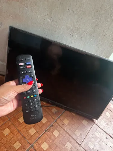 TV 32 polegadas, apenas falando.