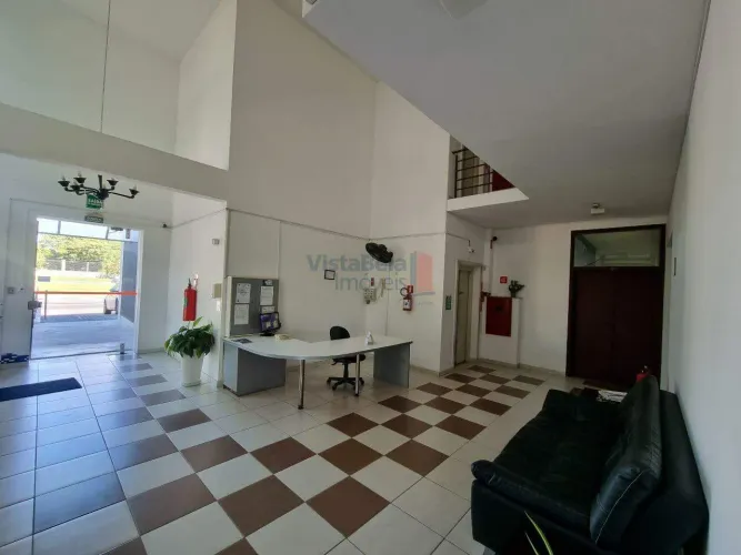 Sala Comercial próximo ao Fórum, Câmara Municipal de Pinda. Excelente localização.