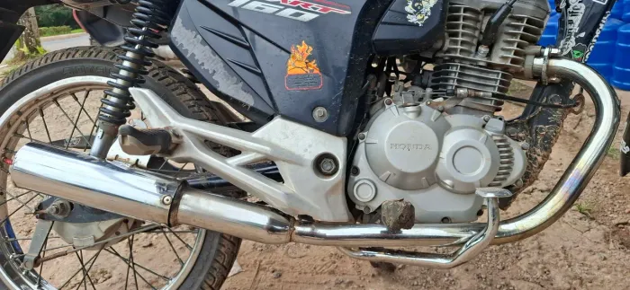 Vendo escapamento Gemoto da 160 e também pega na 150