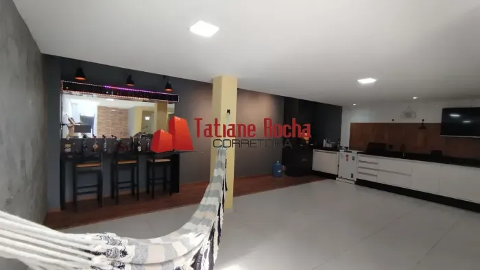 Vendo excelente casa no Condomínio Riviera.