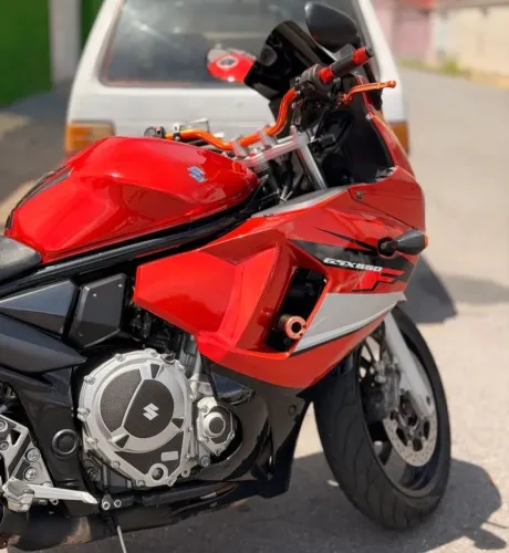 SUZUKI GSX F 650 4 CILINDROS ANO 2011 - RECEM REVISADA COMPLETA