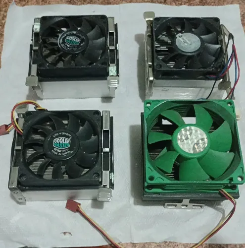 04 Coolers funcionando, para PCs ou outros afins. Bom estado.