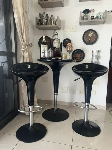 Mesa Alta Bistrô + 2 banquetas