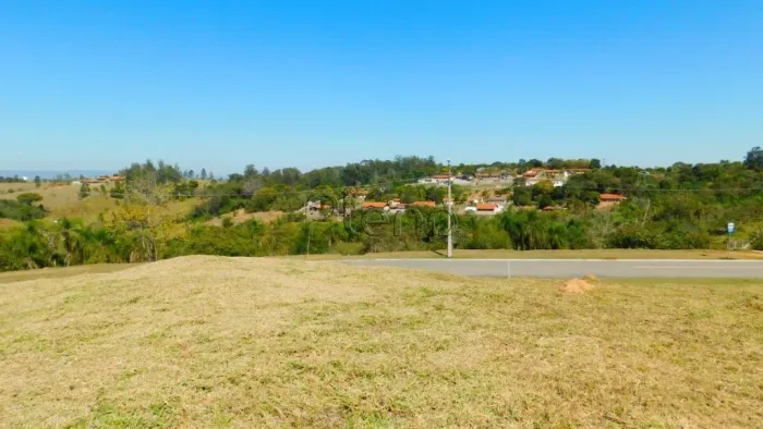 Terreno à Venda no Condomínio Campo de Toscana em Vinhedo no bairro Monte Alegre.