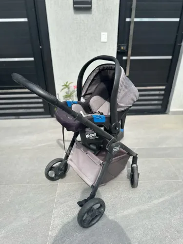 Carrinho Burigotto Soul + Bebê Conforto + Base para Carro
