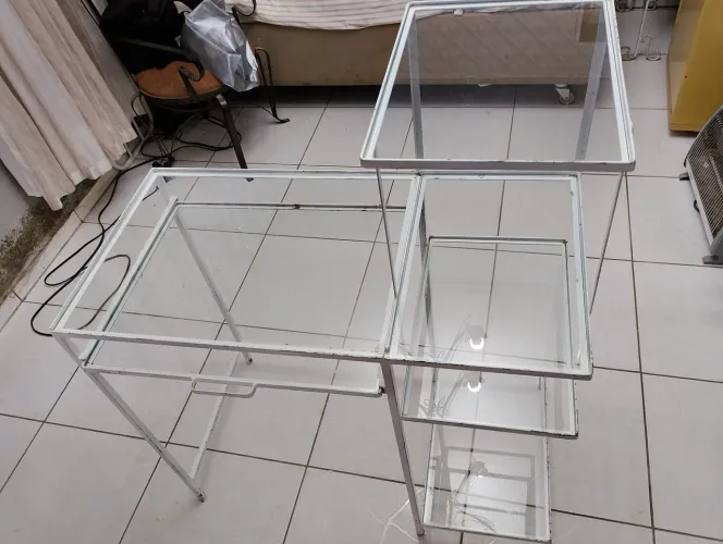 Mesa escrivaninha de vidro