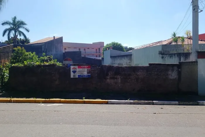 Terreno à Venda - Vila Tupy - Registro/SP