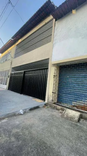 Casa com 4 dormitórios para alugar, 240 m² por R$ 3.200/mês - Benfica - Fortaleza/CE