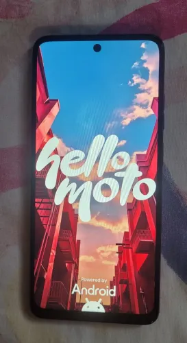 Vendo smartphone Mototola Moto 05 256 gb sem uso.