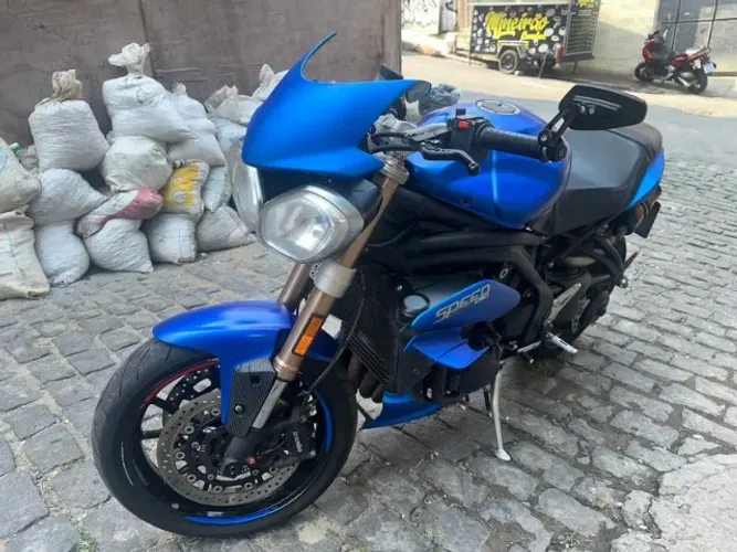 TRIUMPH SPEED TRIPLE 1050CC