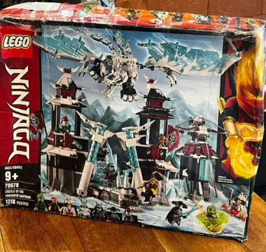 Lego Ninjago 70678 - Castelo do Imperador Renegado (Leia o anúncio)