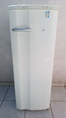 Geladeira 110v Electrolux 180 litros