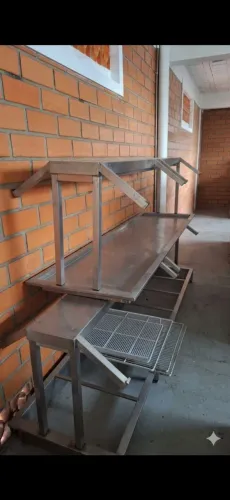Buffet gelado e quente.