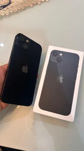 iPhone 13 - 128 G - Bateria 89% ? Ainda c 2 meses de garantia ? Acompanha capinhas