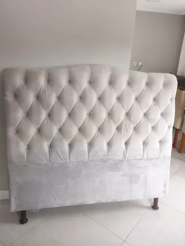 Cabeceira de cama em bom estado 