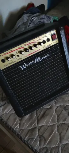 Amplificador cubo guitarra 