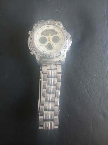 Relógio citizen c110 - leia