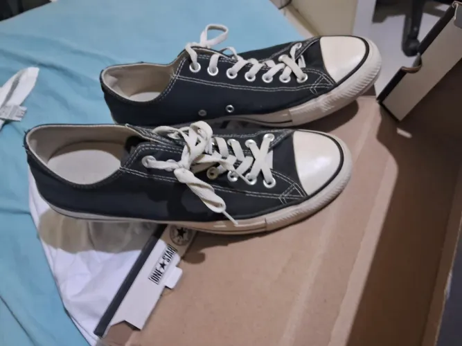 Tênis All Star preto cano baixo semi novo