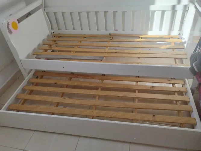 Cama auxiliar (estrado) infantil usada - precisa de ajuste