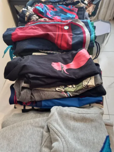 Roupas infantil, para crianças entre 5 e 8 anos, são 40 peças usadas em ótimo estado