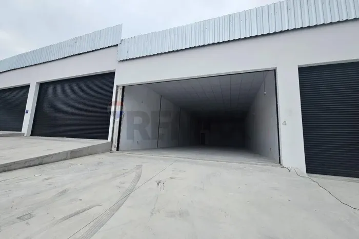 Loja Comercial à Venda no Centro de Araruama!