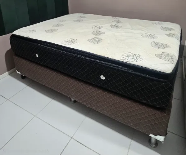 Cama casal box com colchão pillow top